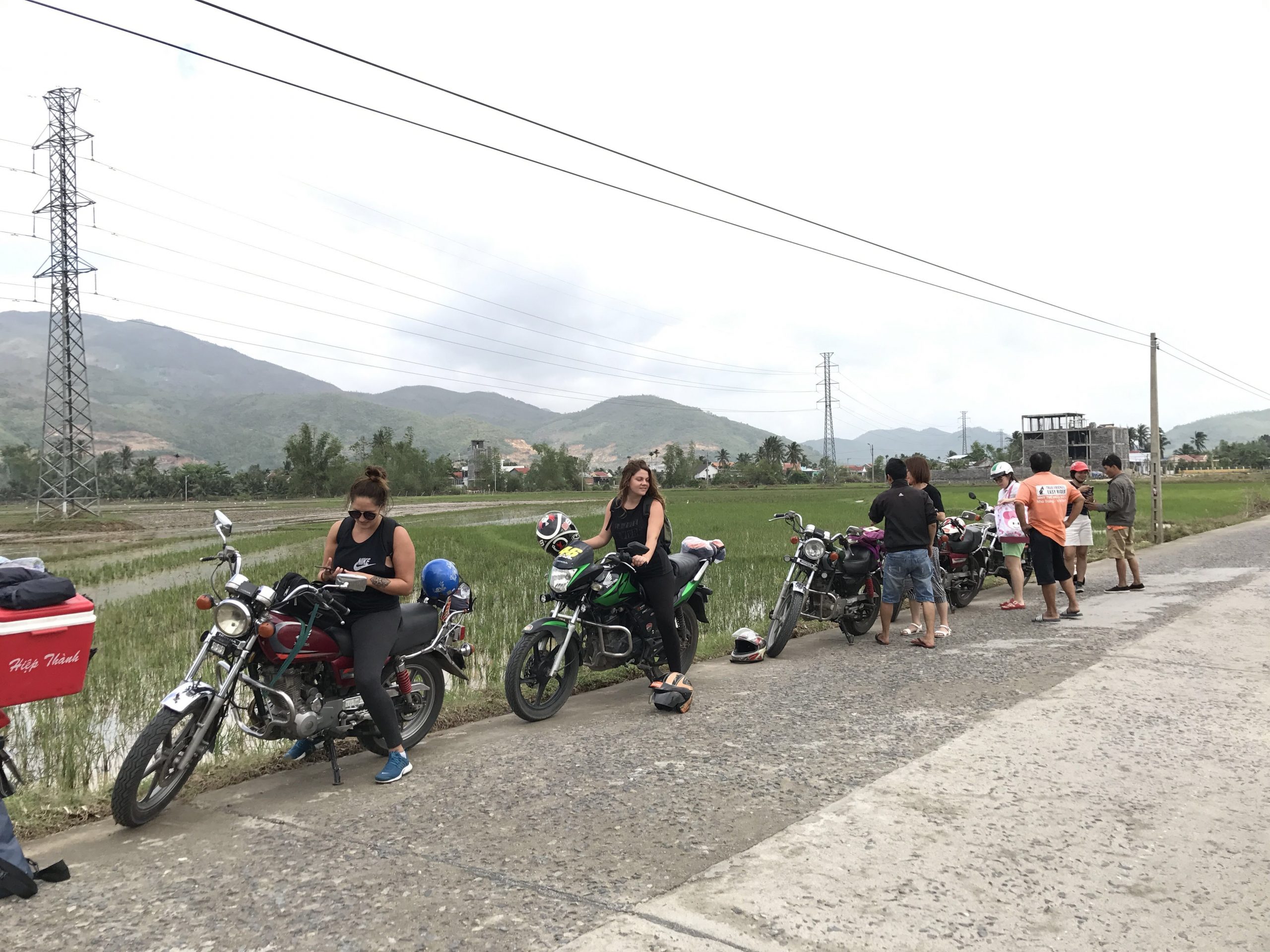 Navigating Vietnamese Traffic: A Beginner's Guide for Foreign Riders