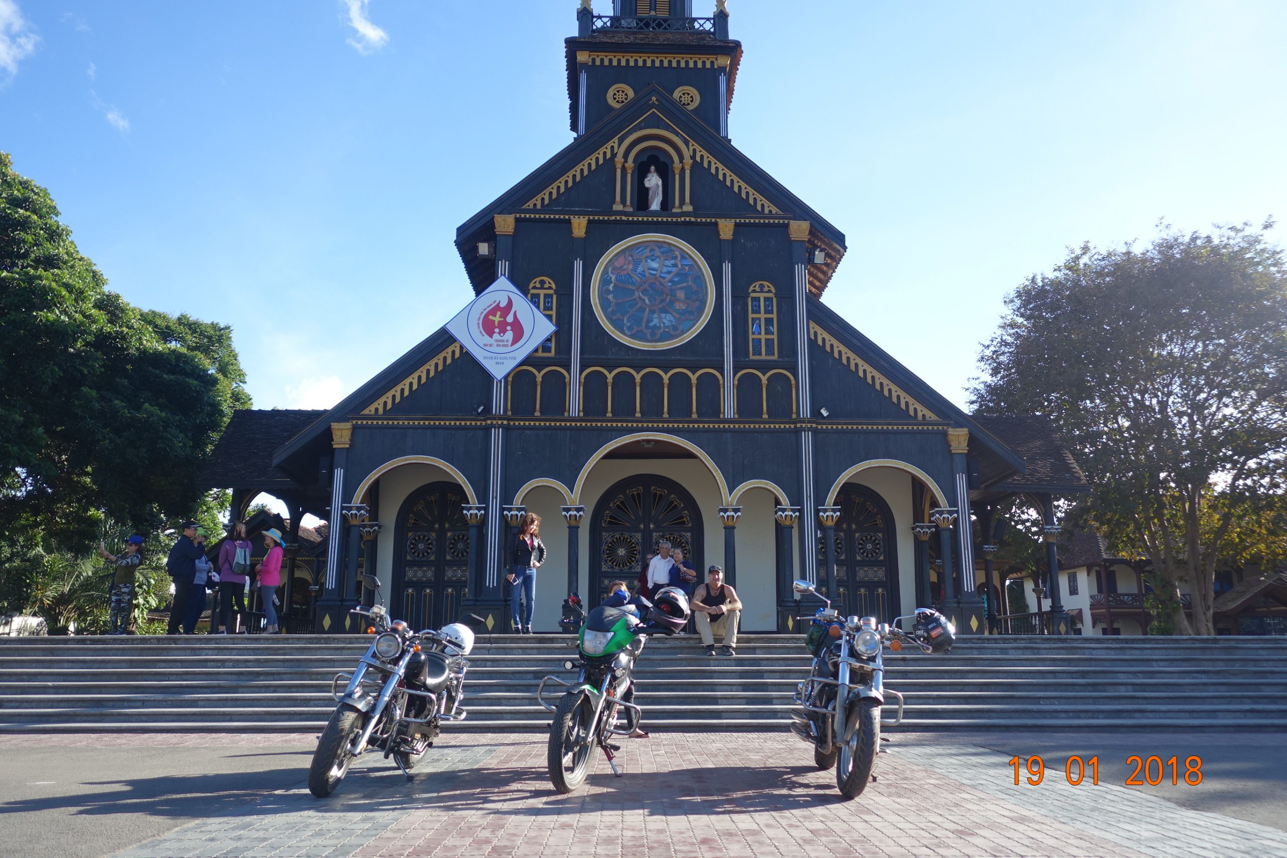 Nha Trang – Lak Lake – Ban Me Thuot – Kon Tum – Kham Duc – Hoi An